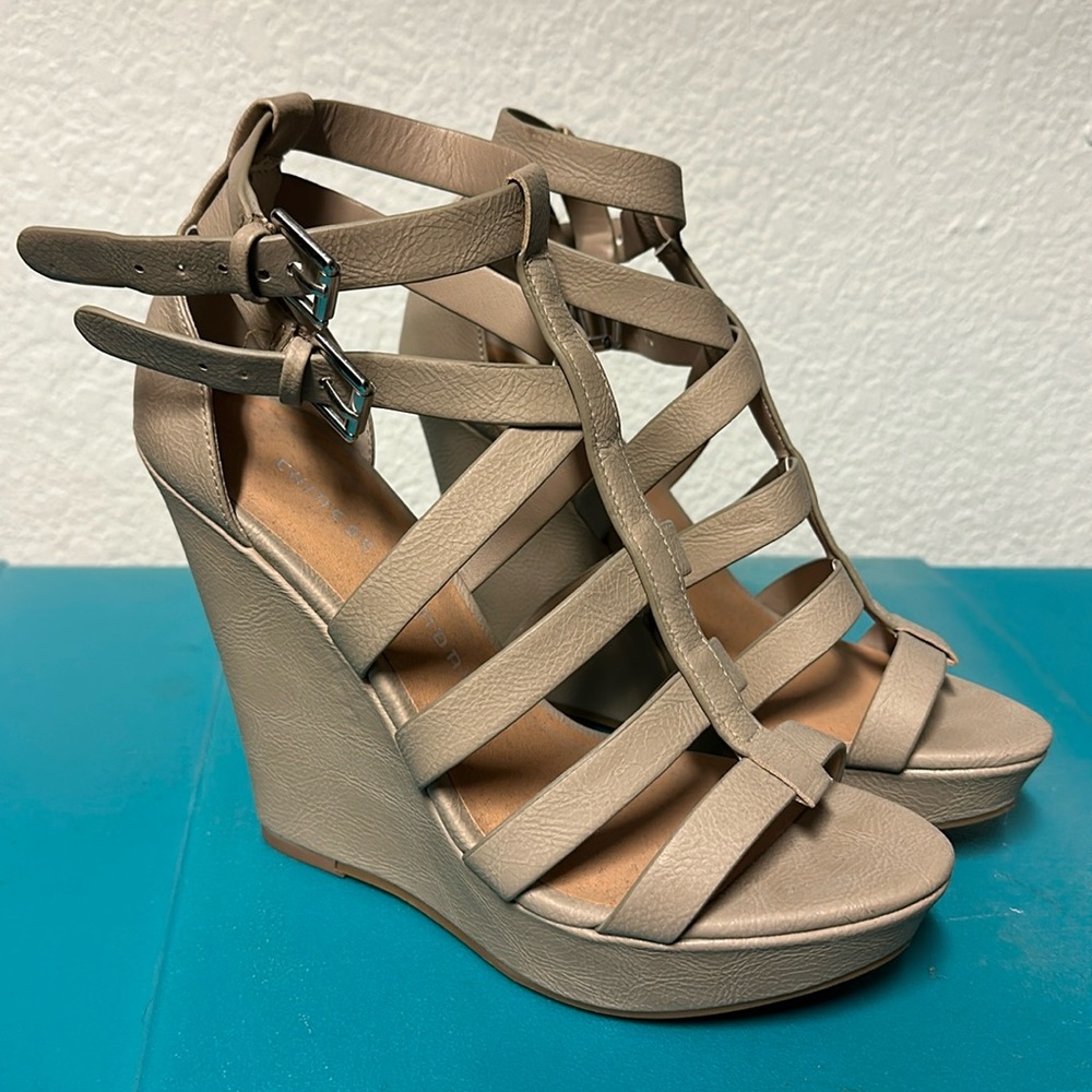 Nude high wedges